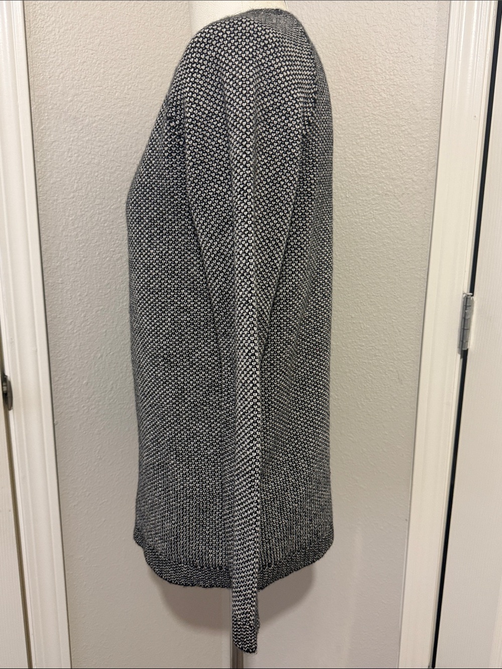 Theory 100% Cashmere Textured Marled Crewneck SweaterClassic Mid Length - Picture 3 of 7